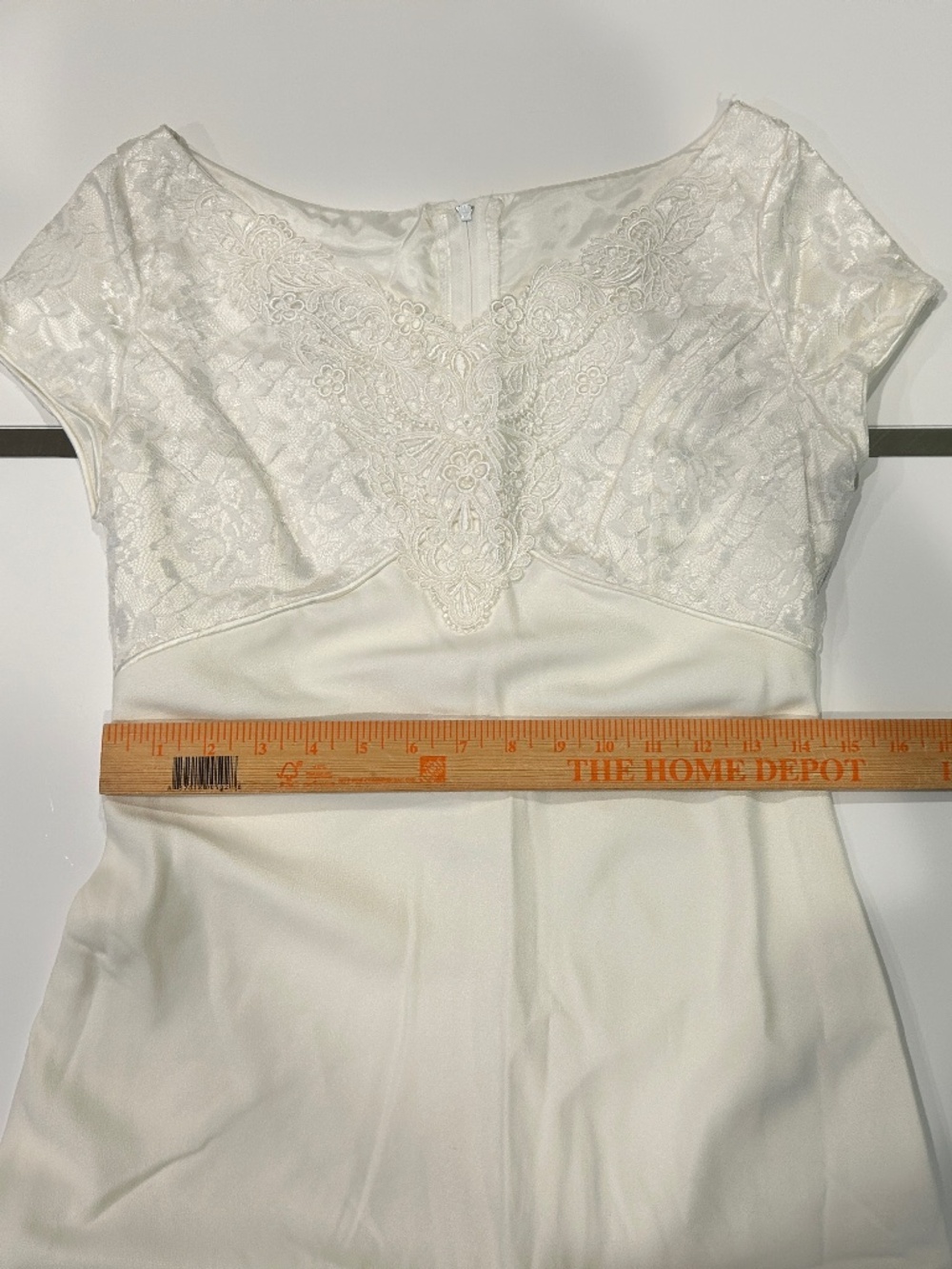 Jessica McClintock White Gown – Timeless Elegance - Picture 9 of 11